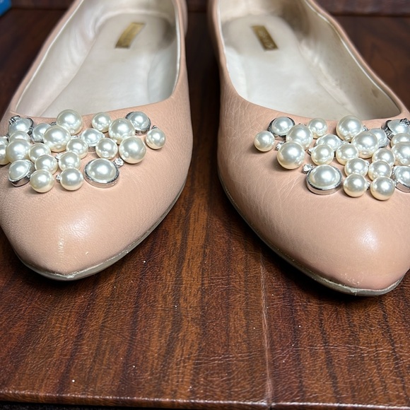 Louise & Cie Lo-Arella Tan Flats Pearl Cluster@Toe 11 M US - Picture 8 of 8